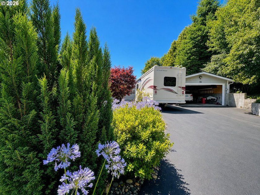 Enjoy coastal living in this well-maintained double-wide - photo 36