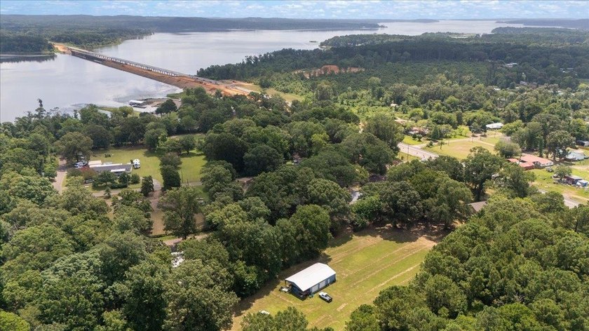 Looking for the perfect place to enjoy East Texas lake living? - photo 44