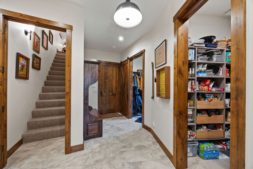 Set within the exclusive, gated enclave of the historic Kootenai - photo 49