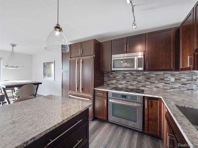 Highly sought-after Birmingham Place condo offering luxury - photo 8