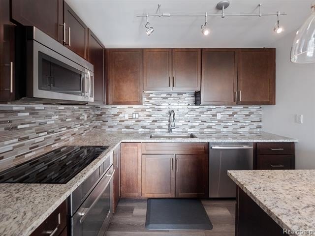 Highly sought-after Birmingham Place condo offering luxury - photo 10