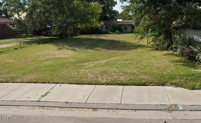 Great lot in the heart of Biloxi close to all of the casinos and - photo 2