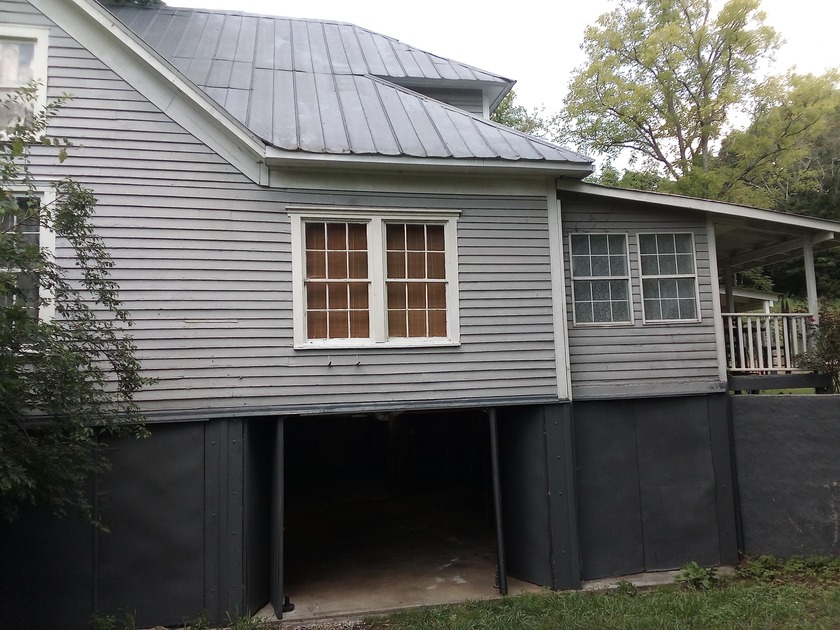 Farmhouse with acreage! Motivated Seller! Make offer on all or - photo 15