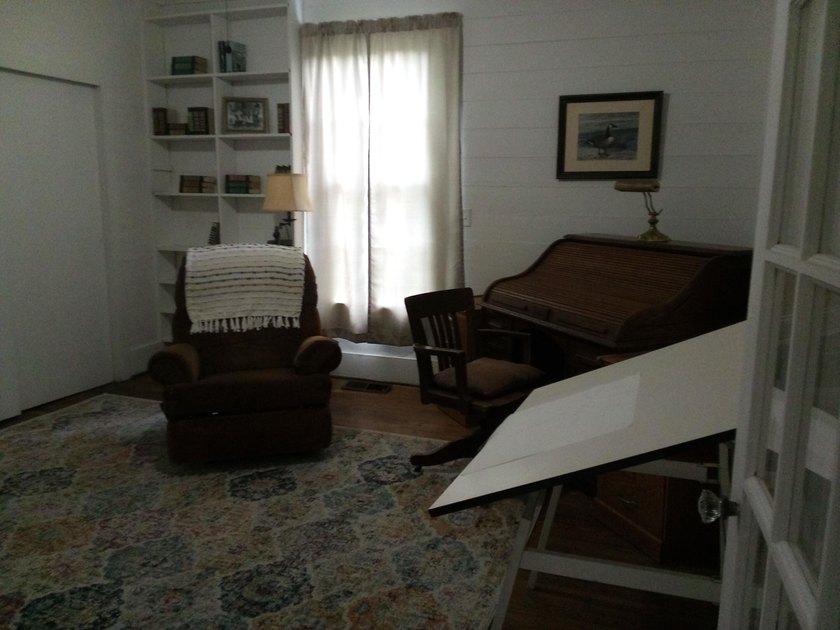 Farmhouse with acreage! Motivated Seller! Make offer on all or - photo 23