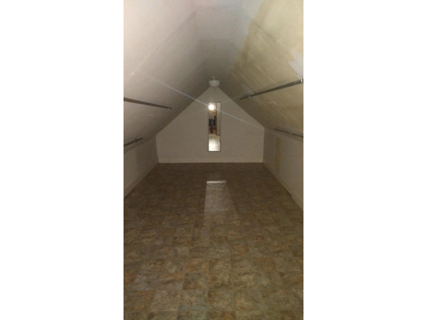 Farmhouse with acreage! Motivated Seller! Make offer on all or - photo 40