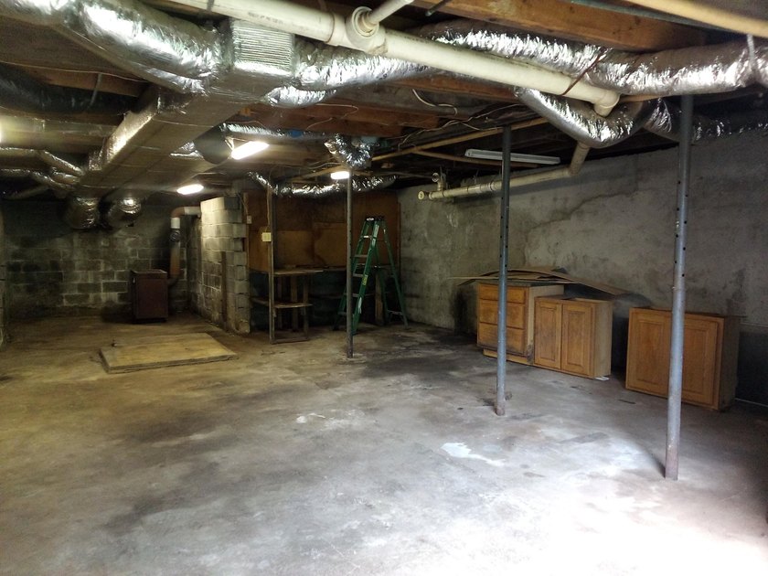 Farmhouse with acreage! Motivated Seller! Make offer on all or - photo 42