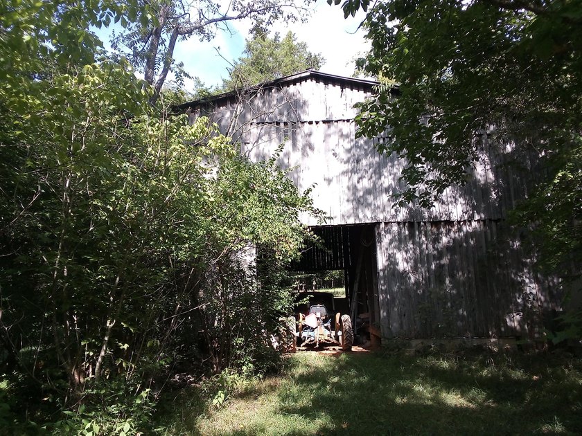 Farmhouse with acreage! Motivated Seller! Make offer on all or - photo 45