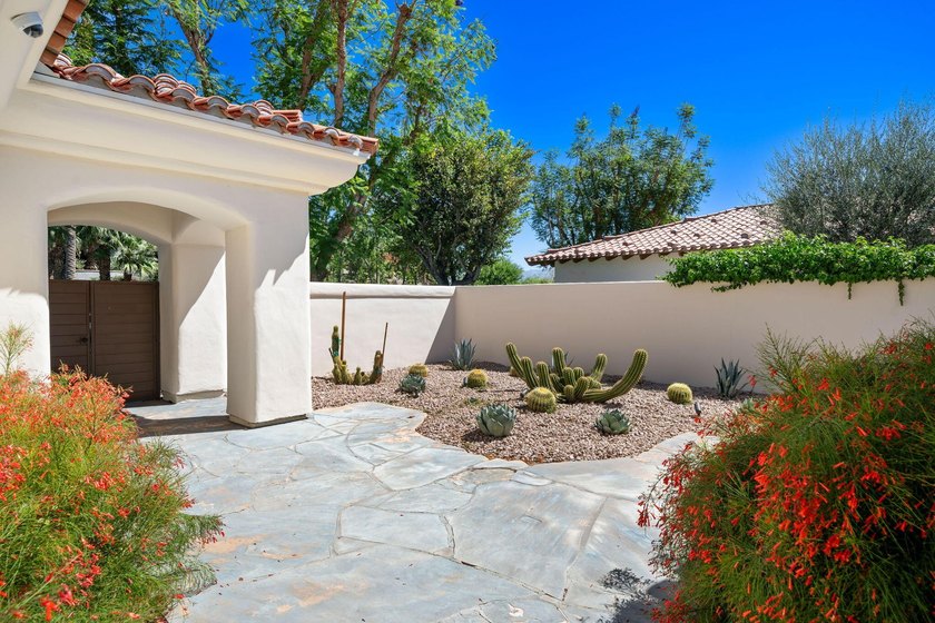 Completely renovated and beautifully reimagined, 79515 Mandarina - photo 4