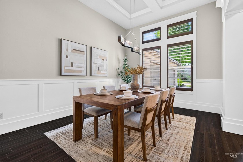 Beautiful James Clyde-built single-level home on a .35-acre - photo 14