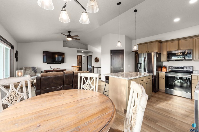 Welcome to this beautifully custom-built 2020 ranch, ideally - photo 19