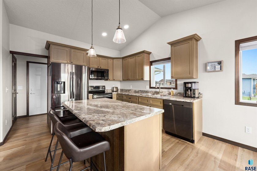 Welcome to this beautifully custom-built 2020 ranch, ideally - photo 20