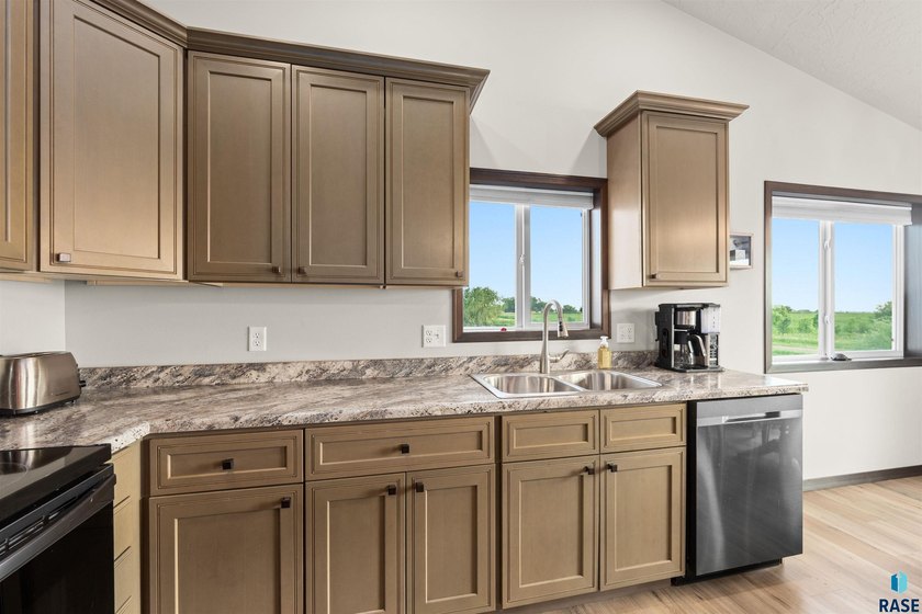 Welcome to this beautifully custom-built 2020 ranch, ideally - photo 23