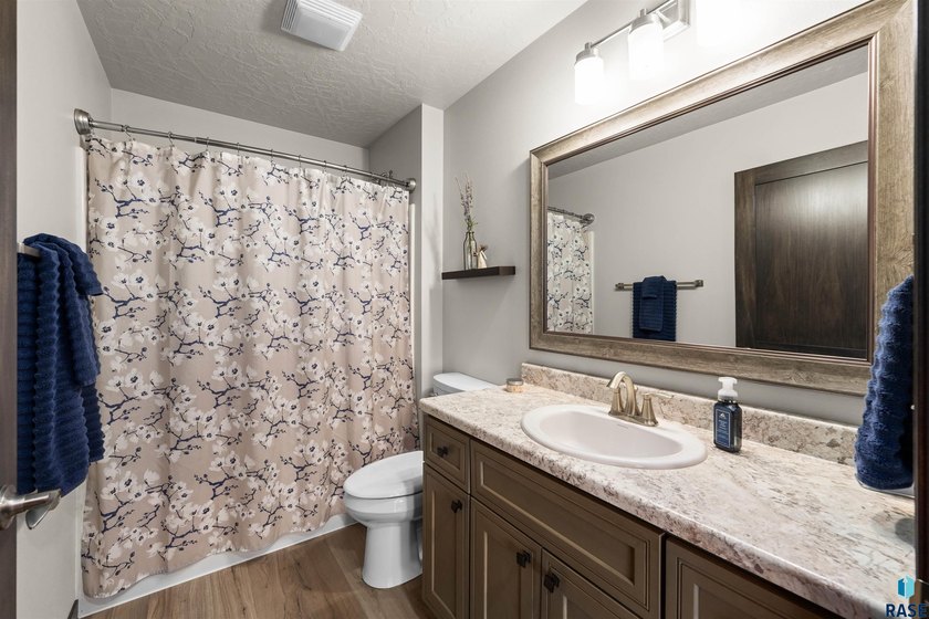 Welcome to this beautifully custom-built 2020 ranch, ideally - photo 29
