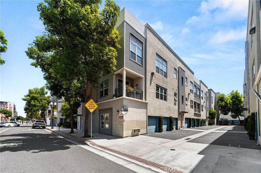 Experience the ultimate blend of urban sophistication and modern - photo 37