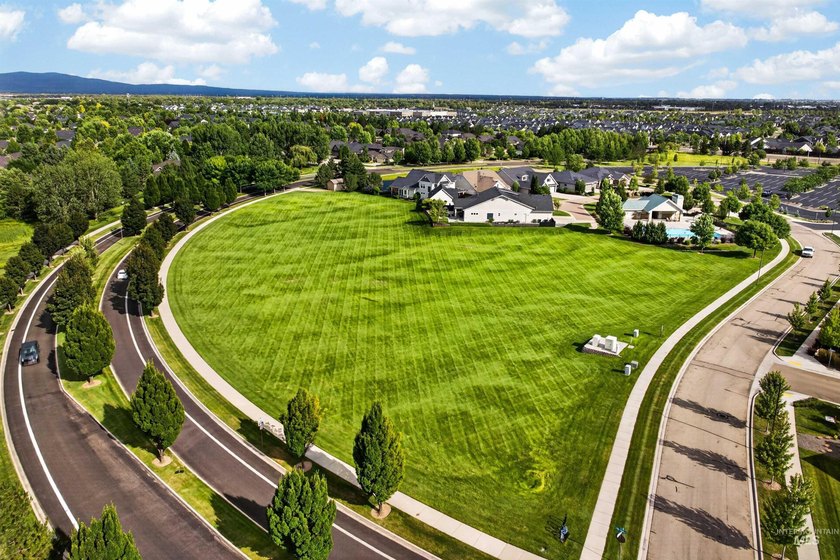 Beautiful James Clyde-built single-level home on a .35-acre - photo 50