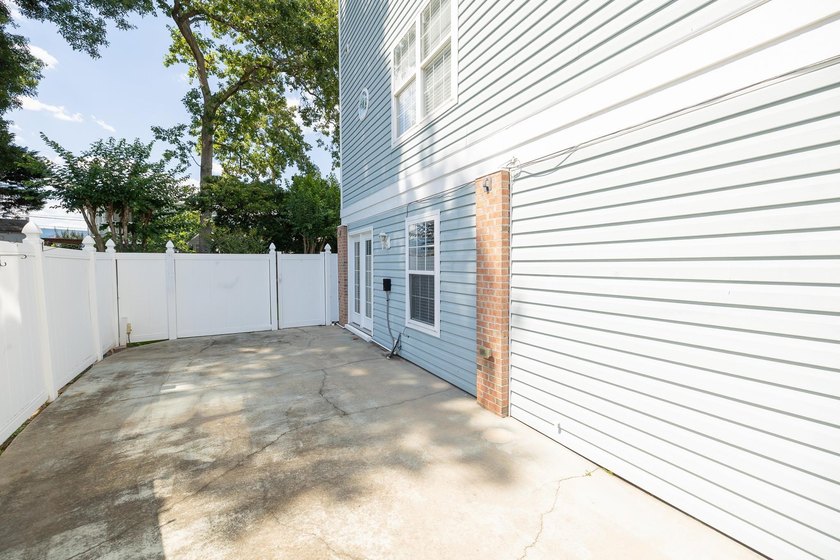 ELEVATOR ACCESS TO ALL THREE LEVELS! Welcome to 27 Palmas Drive - photo 42