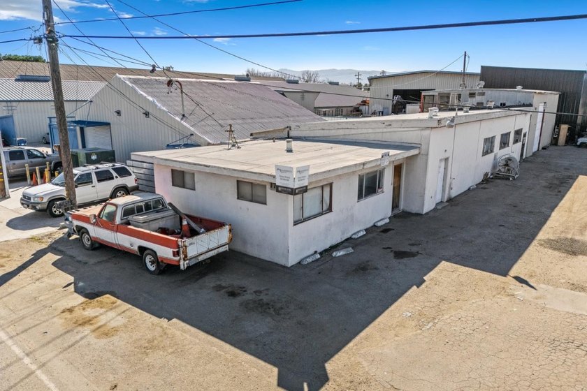 Great opportunity with an amazing location close to the freeway - photo 8