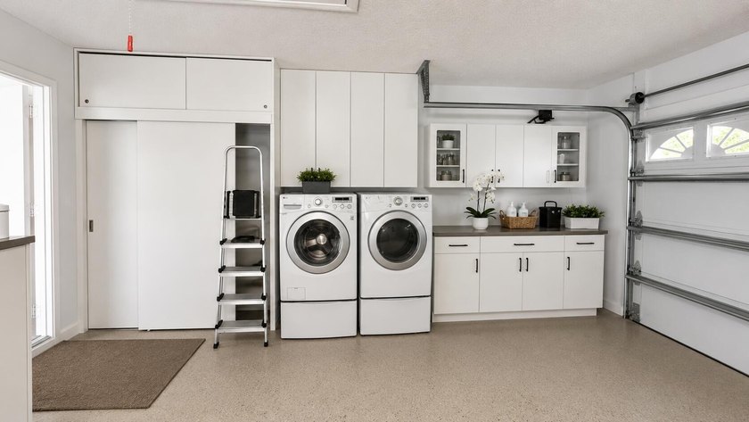 This bright, spacious, and beautiful 4-bedroom, 4-bathroom - photo 10