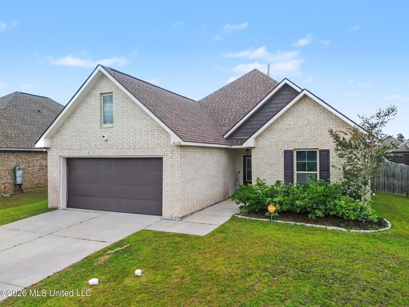 Pride of ownership shows in this move in ready home seller's - photo 2