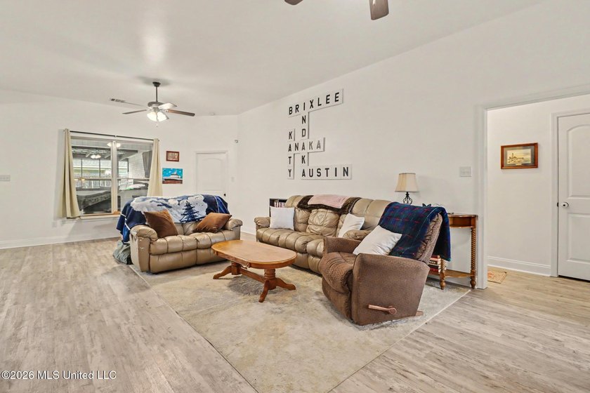 Pride of ownership shows in this move in ready home seller's - photo 3