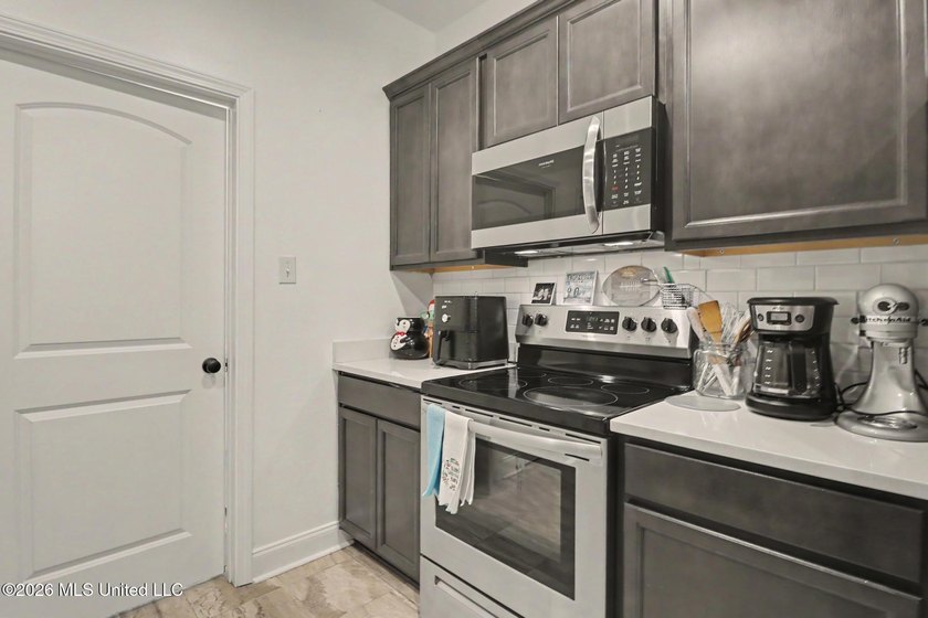 Pride of ownership shows in this move in ready home seller's - photo 7