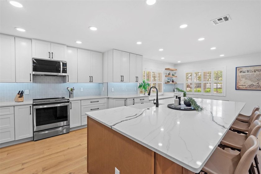 Welcome to 480 W. Davis Boulevard, where timeless Davis Islands - photo 14
