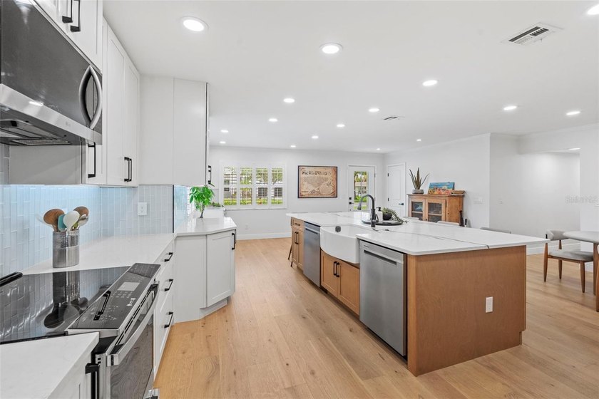 Welcome to 480 W. Davis Boulevard, where timeless Davis Islands - photo 19