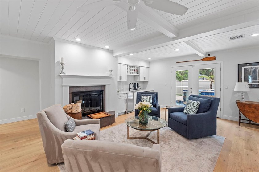 Welcome to 480 W. Davis Boulevard, where timeless Davis Islands - photo 27