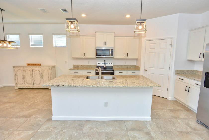Welcome Home to this amazing eco-friendly / energy efficient - photo 7