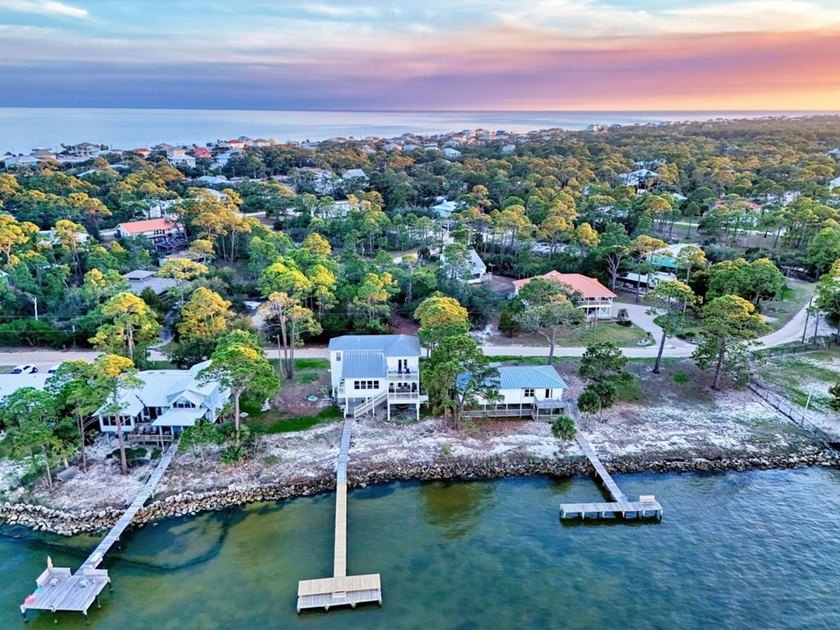 Beautiful Gary Ulrich custom built bay front home. Boat dock - photo 40