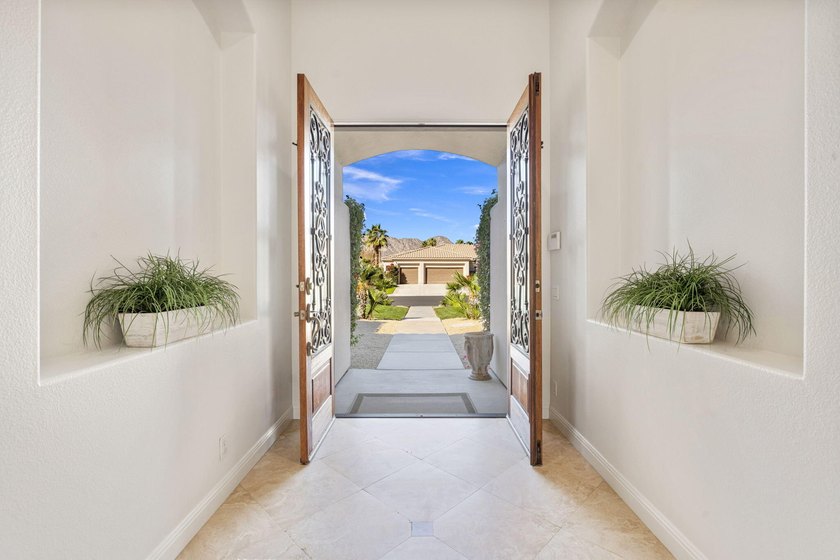 Welcome to Talante Retreat, a fully furnished luxury home - photo 8
