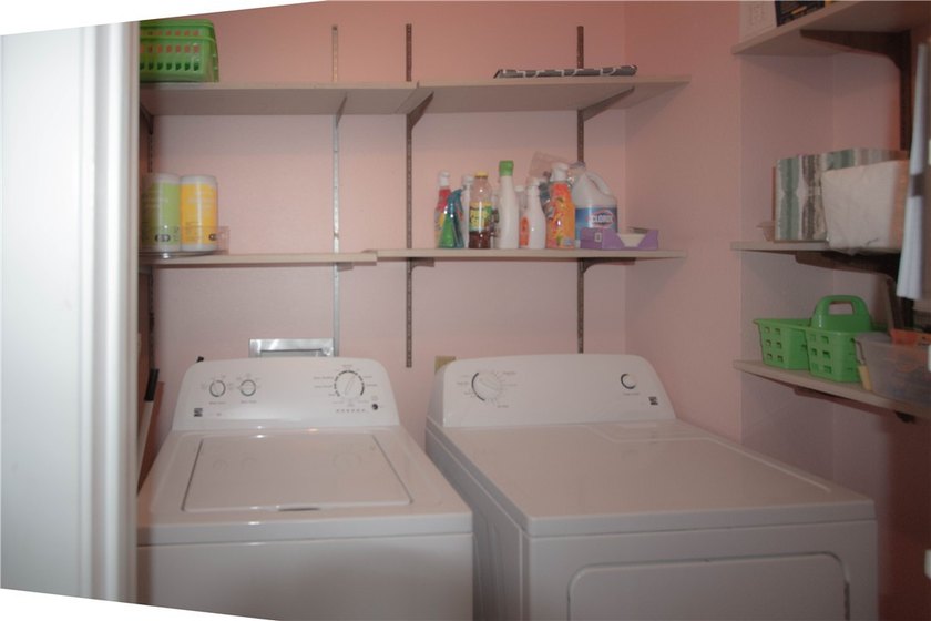 INVESTORS!!!!REDUCED!!!!!! PRICED TO SELL!!!!This beautifully - photo 17