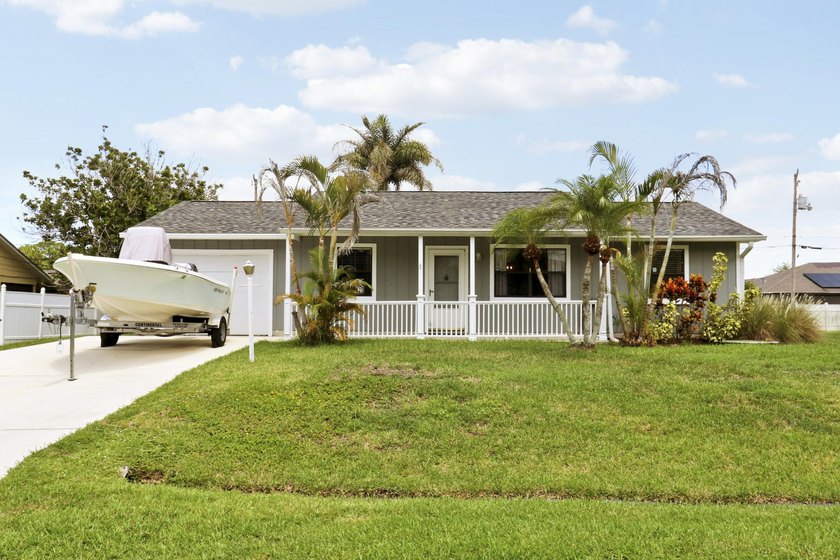 Discover this charming 2Bd, 2Ba Single Family home. Centrally - photo 3