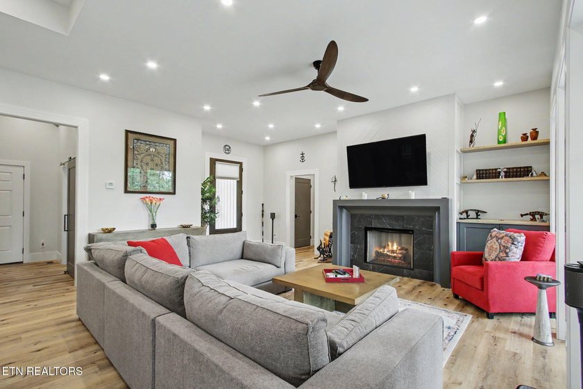 Luxury Meets Nature at 428 Ingoti Lane Nestled among mature - photo 5