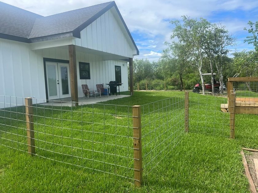 Charming 3-Bed, 2-Bath Home on Serene Pond in Rockport, Texas - photo 4