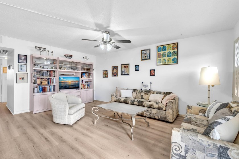Discover comfortable living in this thoughtfully appointed - photo 6
