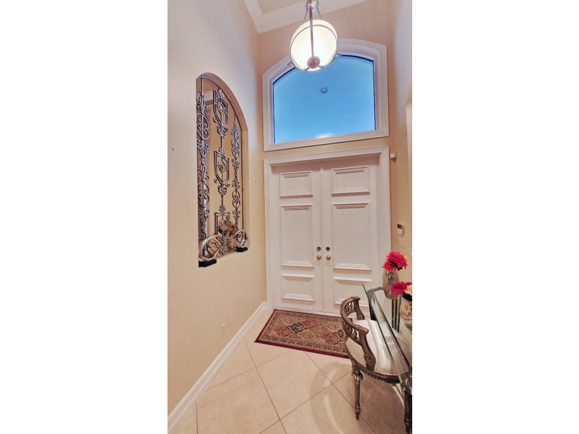 Welcome to this immaculate home in the exclusive gated community - photo 6