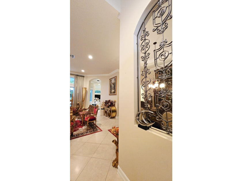 Welcome to this immaculate home in the exclusive gated community - photo 7