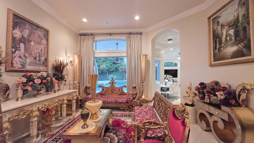 Welcome to this immaculate home in the exclusive gated community - photo 9