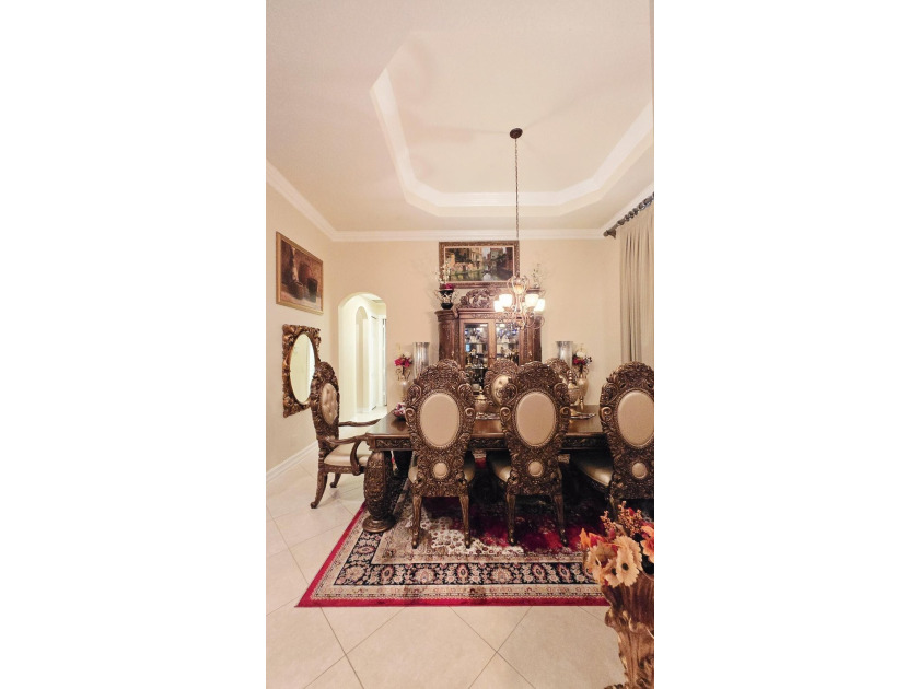 Welcome to this immaculate home in the exclusive gated community - photo 10