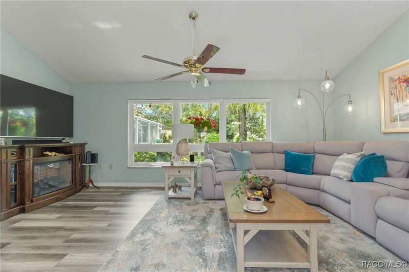 Welcome to 4 Ipomoea Court in beautiful Sugarmill Woods! This - photo 4