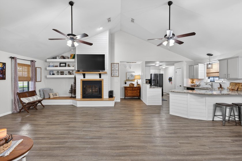 Don't miss this beautifully updated Smart Home with Florida - photo 15
