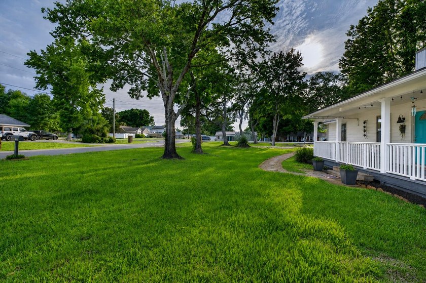 Don't miss this beautifully updated Smart Home with Florida - photo 45