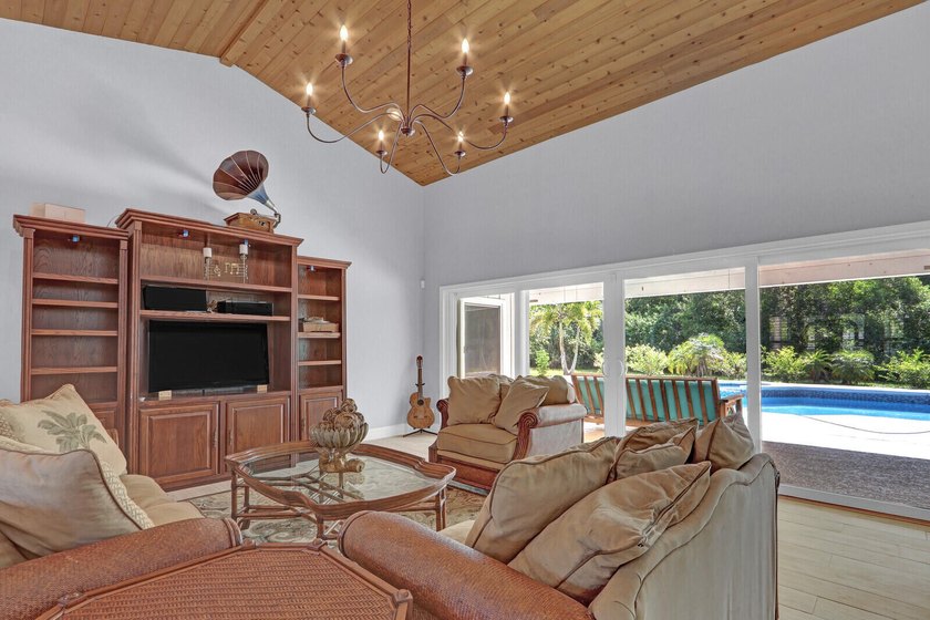 New Listing! Well-maintained 3-bedroom, 2-bath home on over an - photo 7