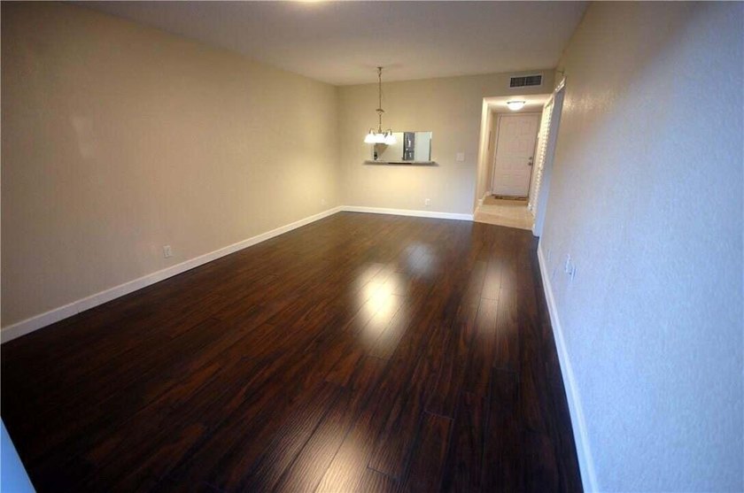 Welcome to this charming first-floor, one-bedroom - photo 7