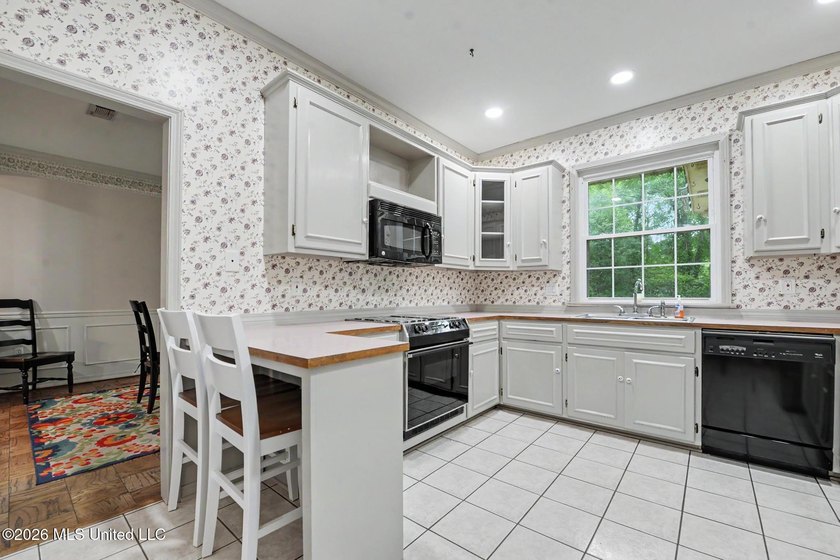 Spacious 3-bedroom, 2-bath home in the heart of Diamondhead on - photo 4