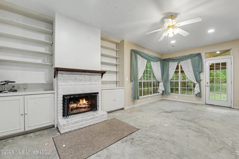 Spacious 3-bedroom, 2-bath home in the heart of Diamondhead on - photo 9