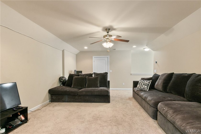 Welcome to spacious living in Neptunes Cove at The Lakes of - photo 27