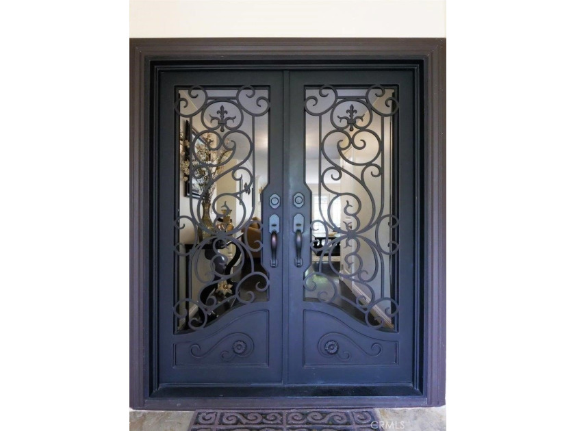 Don't miss the UNIQUE OPPORTUNITY to own this beautifully - photo 3