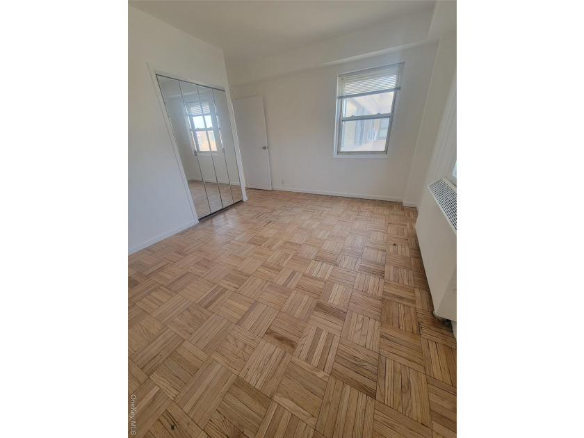 THIS UNIT HAS A SPECTACULAR VIEW OF THE CITY SKYLINE, LOCATED IN - photo 11